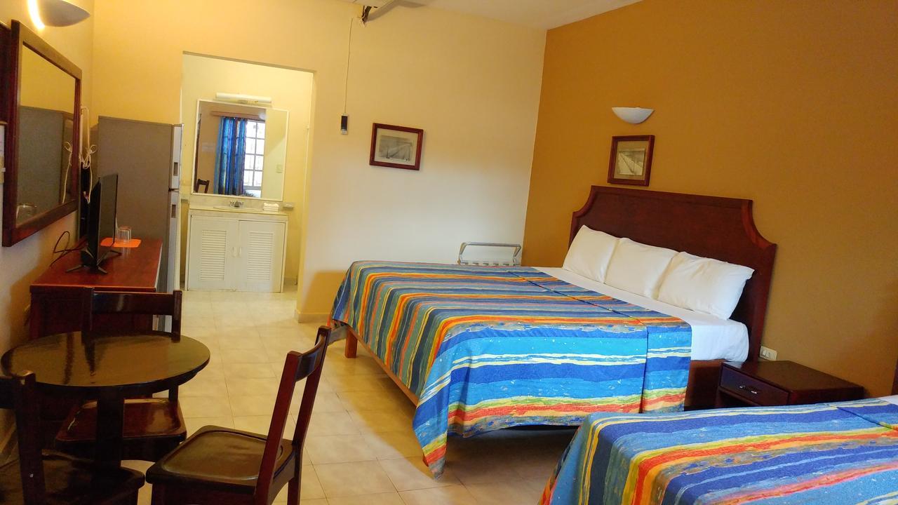Sun Suites Cozumel Bagian luar foto
