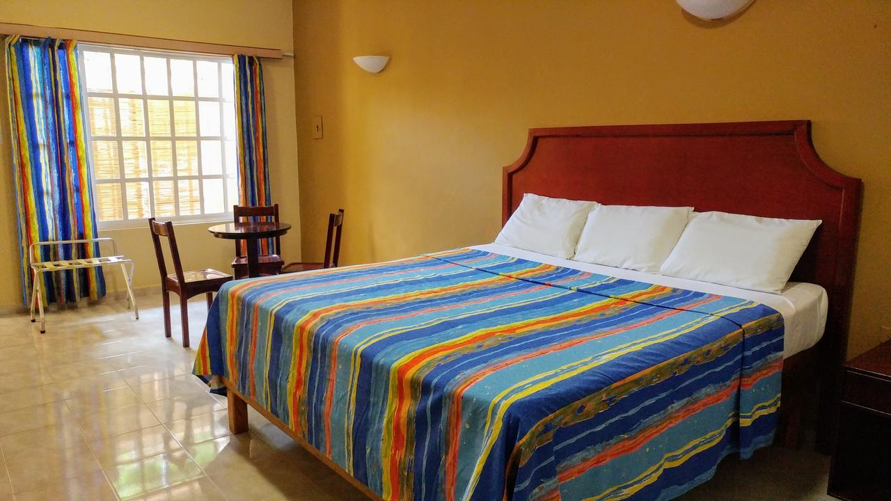 Sun Suites Cozumel Bagian luar foto